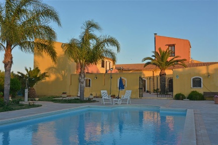 Foto Agriturismo a Sciacca di 800 m² con 1 locali in vendita
