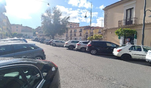 Foto Negozio in piazza Riforma, Cosenza Centro Storico di 70 m² in affitto