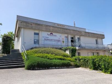 Foto Attività commerciale in via pallotta  9/A, Camerino Centro di 1800 m²