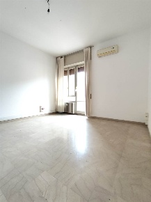 Foto Ufficio a Terni Centro Storico di 140 m² con 5 locali in affitto