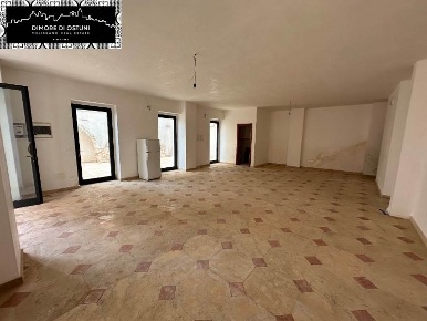 Foto Negozio a Ostuni Via Ludovico, Corso Umberto I, Vittorio Emanuele