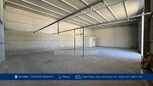 Foto Magazzino a Salerno Zona Industriale - San Leonardo di 190 m²