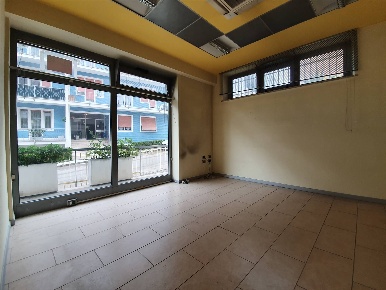 Foto Attività commerciale a Ancona Borgo Rodi di 250 m² con 9 locali