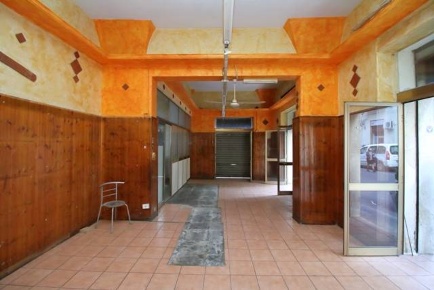 Foto Negozio in via tripolitania 14, Catania Province - Veneto di 115 m²