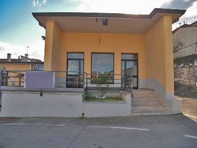 Foto Locale commerciale a Sinalunga Centro di 133 m² in vendita