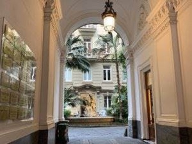 Foto Ufficio a Napoli Chiaia di 20 m² in affitto