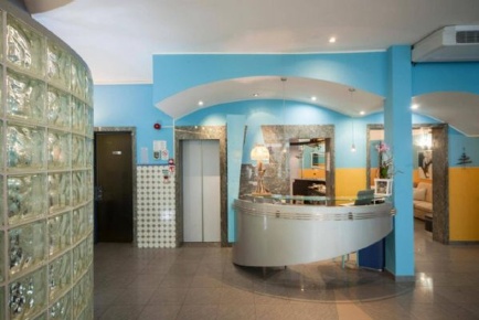 Foto Hotel a Rimini di 1200 m² con 33 locali in vendita