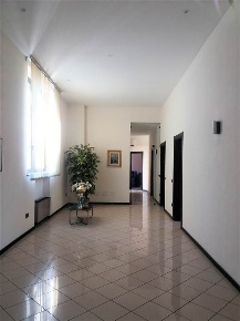 Foto Ufficio a Piacenza Via Colombo di 1200 m² con 2 locali in affitto