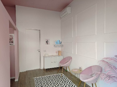 Foto Negozio in VIALE CAVALLOTTI 10, Porto San Giorgio di 25 m² in affitto