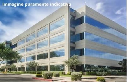 Foto Negozio in Via Galileo Ferraris 128, Prato Le Badie di 230 m²