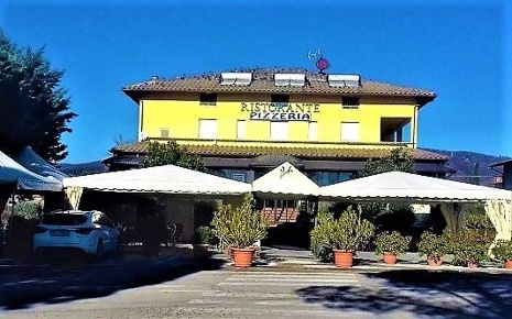 Foto Agriturismo a Tuoro sul Trasimeno Centro di 1200 m² in vendita
