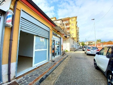 Foto Locale commerciale in Via Perugia, Bellizzi Centro di 20 m² in affitto