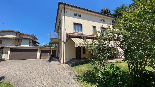 Foto Appartamento in VIA ROMA 67, Bonate Sopra Centro di 130 m² in vendita