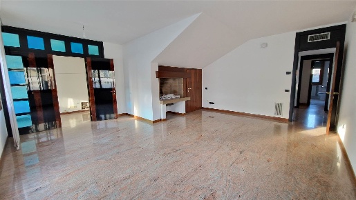 Foto Ufficio a Monselice Centro di 230 m² con 6 locali in affitto