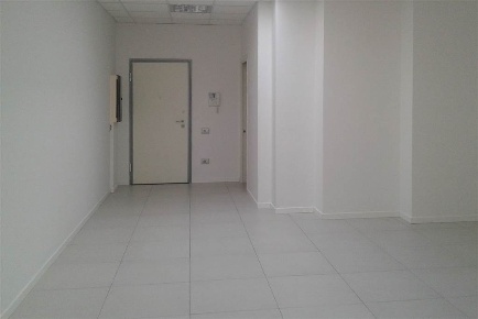Foto Ufficio a Poggibonsi Cipressino di 95 m² con 1 locali in vendita