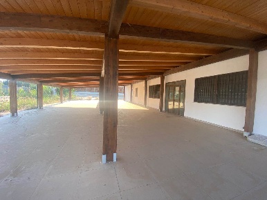 Foto Attività commerciale a Nova Siri di 350 m² in affitto