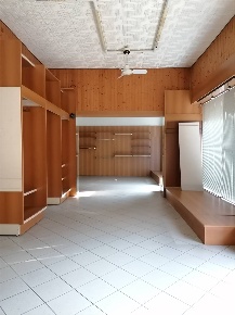 Foto Locale commerciale a Monticelli d'Ongina Centro di 114 m² con 3 locali