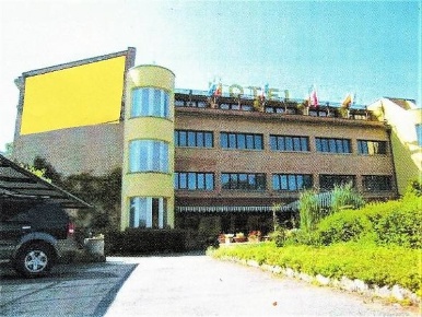 Foto Hotel a Rapolano Terme Serre Di Rapolano di 3982 m² in vendita