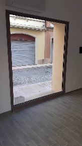 Foto Negozio a Mirandola di 25 m² con 1 locali in affitto