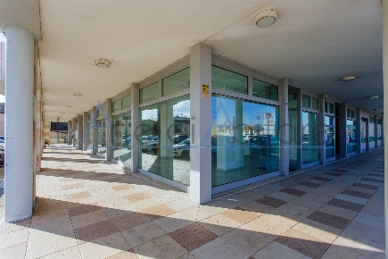 Foto Attività commerciale a Codevigo Centro di 98 m² con 2 locali