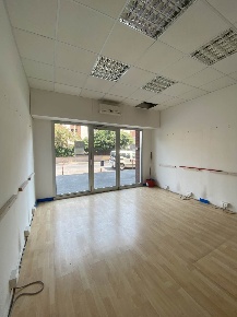 Foto Negozio a Firenze Isolotto Talenti di 24 m² con 1 locali in vendita