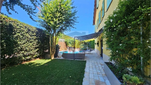 Foto Case semi ndipendenti a Rubiera di 160 m² con 5 locali in vendita