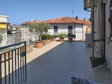 Foto Appartamento a Pesaro di 84 m² con 5 locali in vendita