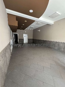 Foto Negozio a Mazara del Vallo di 80 m² con 4 locali in affitto