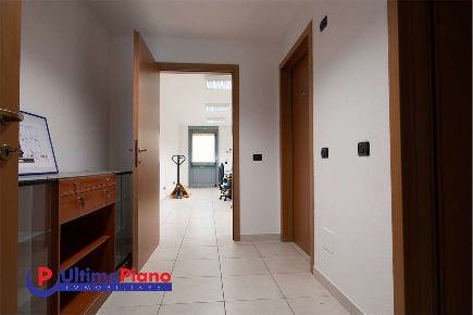 Foto Ufficio in Via Lavoratori Vittime Col du Mont 21, Aosta Centro
