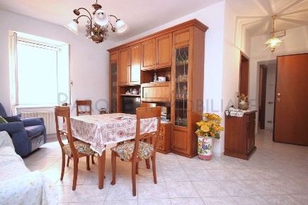 Foto Appartamento in via piastronata, Massa Centro di 70 m² con 4 locali
