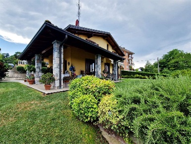Foto Villa unifamiliare in Via Monte Rosa, Dormelletto di 150 m² in vendita
