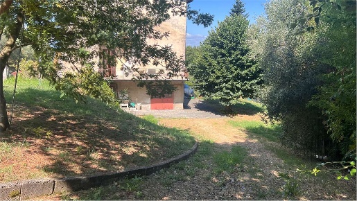 Foto Appartamento in via per montecarlo, Montecarlo Centro di 100 m²