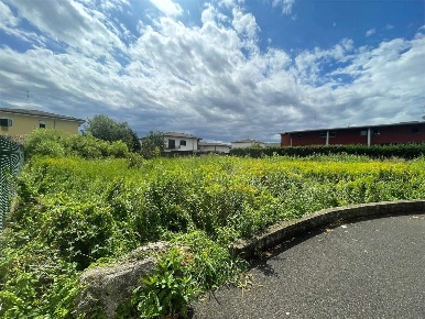Foto Terreno edificabile in Via della Larasca, Limido Comasco di 1300 m²