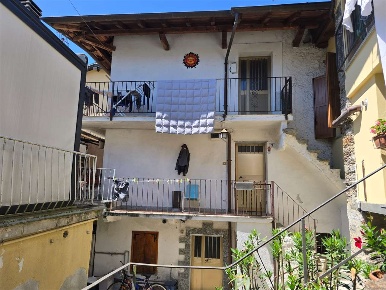 Foto Appartamento in Via Umberto, Cossogno Centro di 50 m² con 2 locali