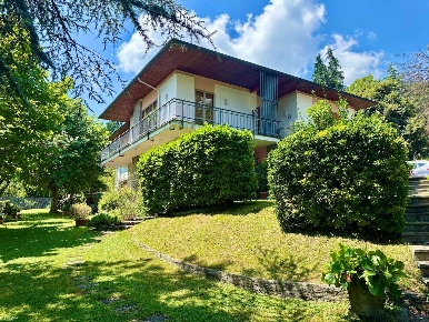 Foto Villa unifamiliare in via dei mille 7, Casalzuigno Centro di 350 m²