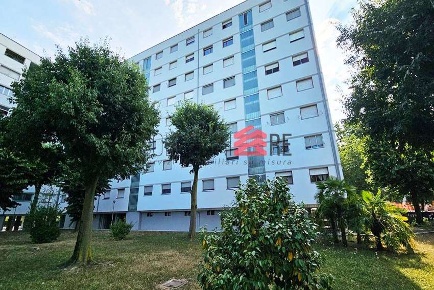 Foto Appartamento in Via Spreafico 42, Novara di 110 m² con 4 locali