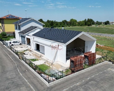 Foto Villa bifamiliare in strada provinciale 23, Quattro Castella di 153 m²