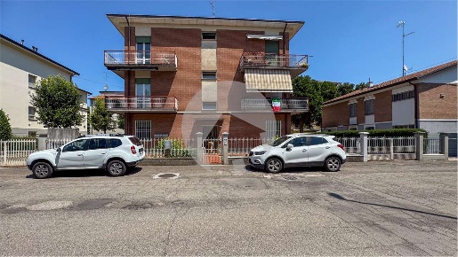 Foto Appartamento in Via Piero Maroncelli 1, Reggio nell'Emilia di 90 m²