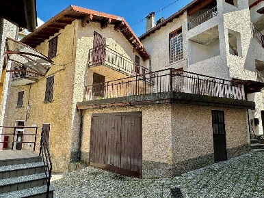 Foto Appartamento in via mazzini 1, Crandola Valsassina di 250 m²