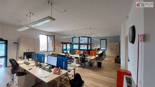 Foto Ufficio in Via Malavolti, Modena Crocetta di 135 m² con 3 locali