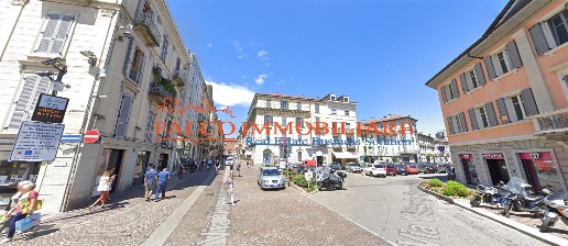 Foto Negozio in Via Vittorio Emanuele II, Monza Centro Storico di 90 m²