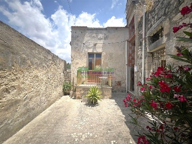Foto Casa indipendente in Via Caina, Modica Modica Bassa di 80 m²