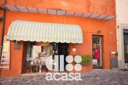 Foto Negozio a Cesena Centro Storico di 97 m² con 1 locali in vendita