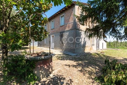 Foto Casa indipendente in via San Bartolo, Solarolo di 260 m² con 7 locali