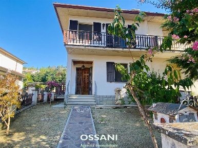 Foto Villa a schiera in VIA ALLENDE, Riolo Terme Centro di 216 m²
