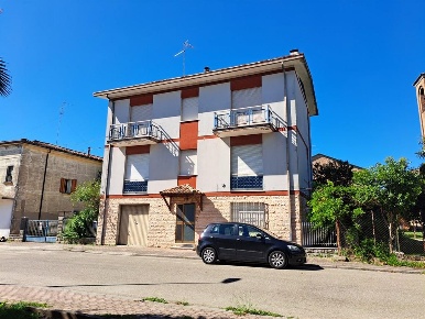 Foto Casa indipendente in VIA CARRARETTO, Alfonsine Centro di 234 m²