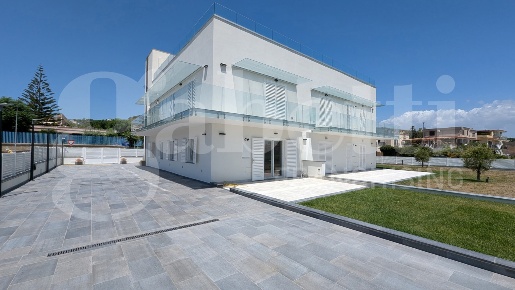 Foto Appartamento in Via Cerillo 00, Bacoli Centro di 75 m² con 3 locali