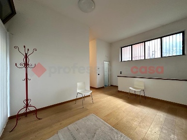 Foto Ufficio in Curtatone, Arezzo Saione di 16 m² con 1 locali in affitto