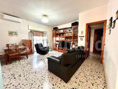Foto Appartamento in TERRACINA, Napoli Fuorigrotta di 95 m² con 4 locali