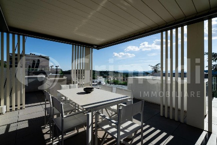 Foto Attico in xx settembre, Perugia Centro di 175 m² con 4 locali